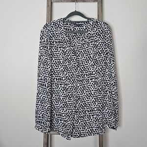 ⭐️40% Off⭐️ Adrianna Papell Black and White Dotted Blouse